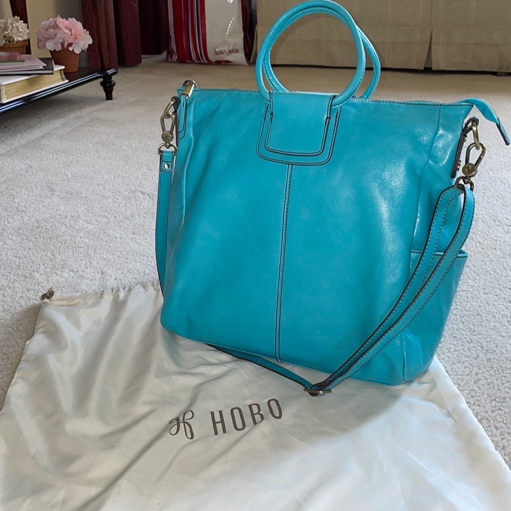 HOBO Sheila large bag in Aqua
